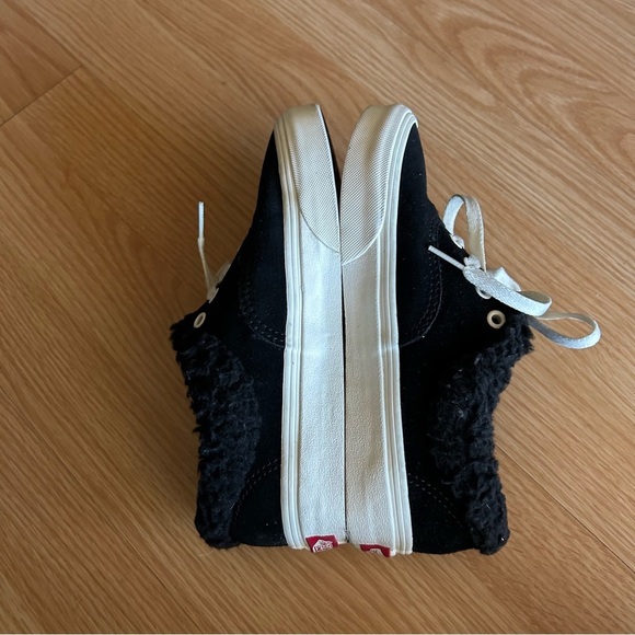 Vans Authentic Sherpa Cozy Hug Sneakers Men’s 4.5 Women’s 6 - Picture 5 of 7
